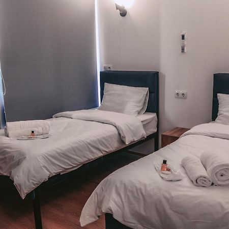 Apple Cozy Hotel Tbilisi Bagian luar foto