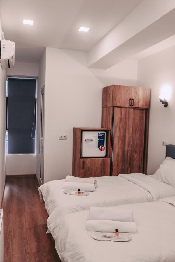 Apple Cozy Hotel Tbilisi Bagian luar foto