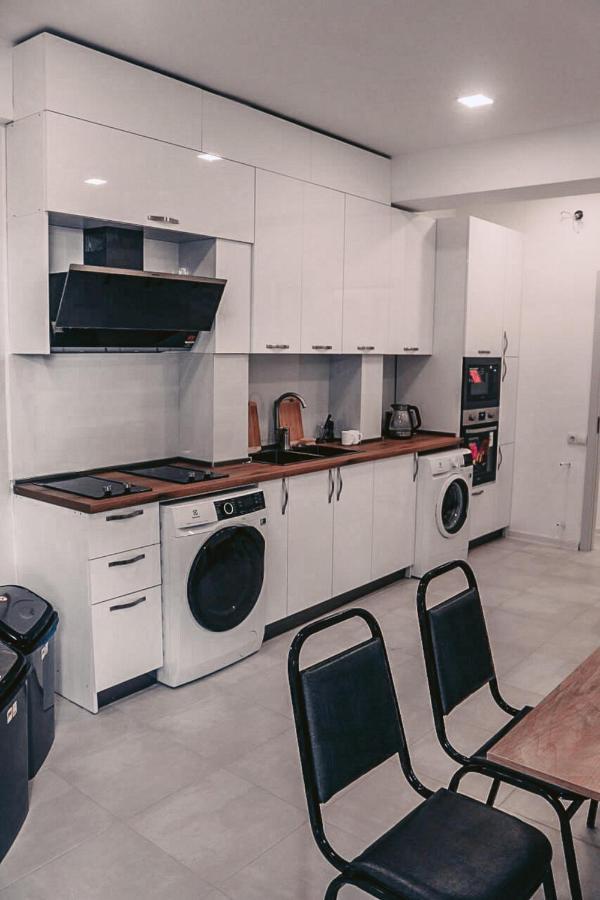 Apple Cozy Hotel Tbilisi Bagian luar foto